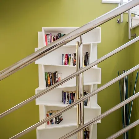 Ringo بودْسْتغانا