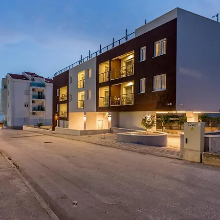 Ringo بودْسْتغانا